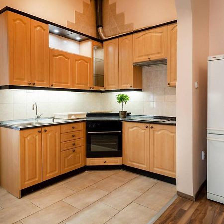 Central And Large Ac Home Away From Home 부다페스트 외부 사진