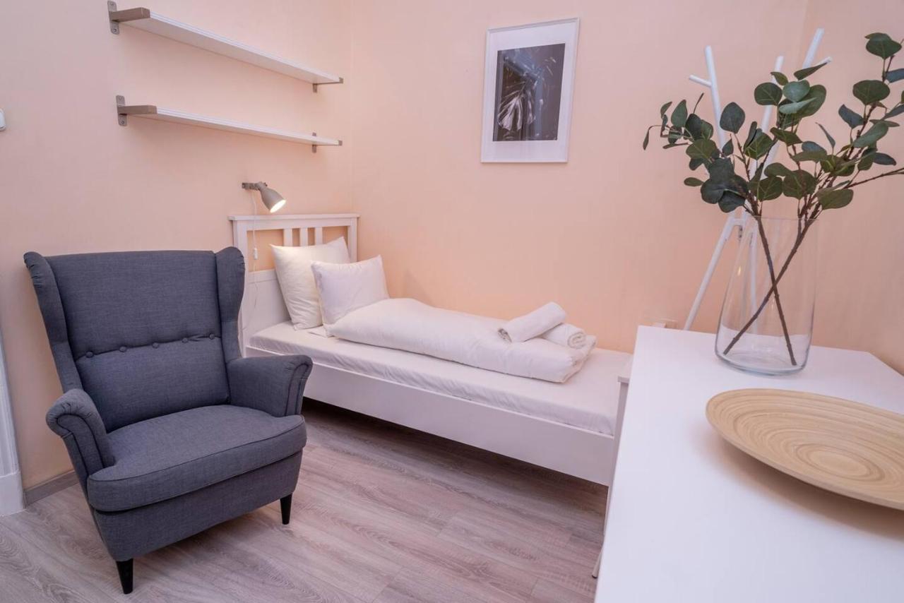 Central And Large Ac Home Away From Home 부다페스트 외부 사진