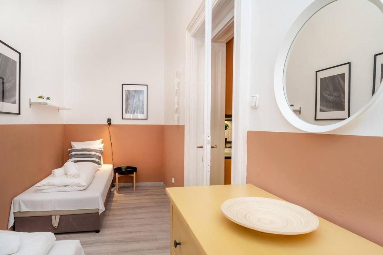 Central And Large Ac Home Away From Home 부다페스트 외부 사진