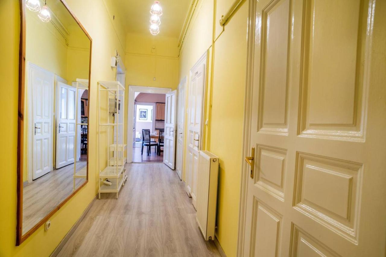Central And Large Ac Home Away From Home 부다페스트 외부 사진