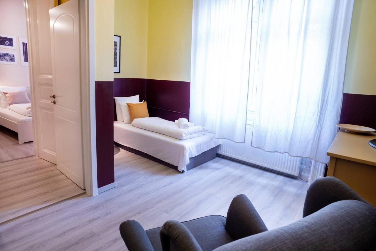 Central And Large Ac Home Away From Home 부다페스트 외부 사진