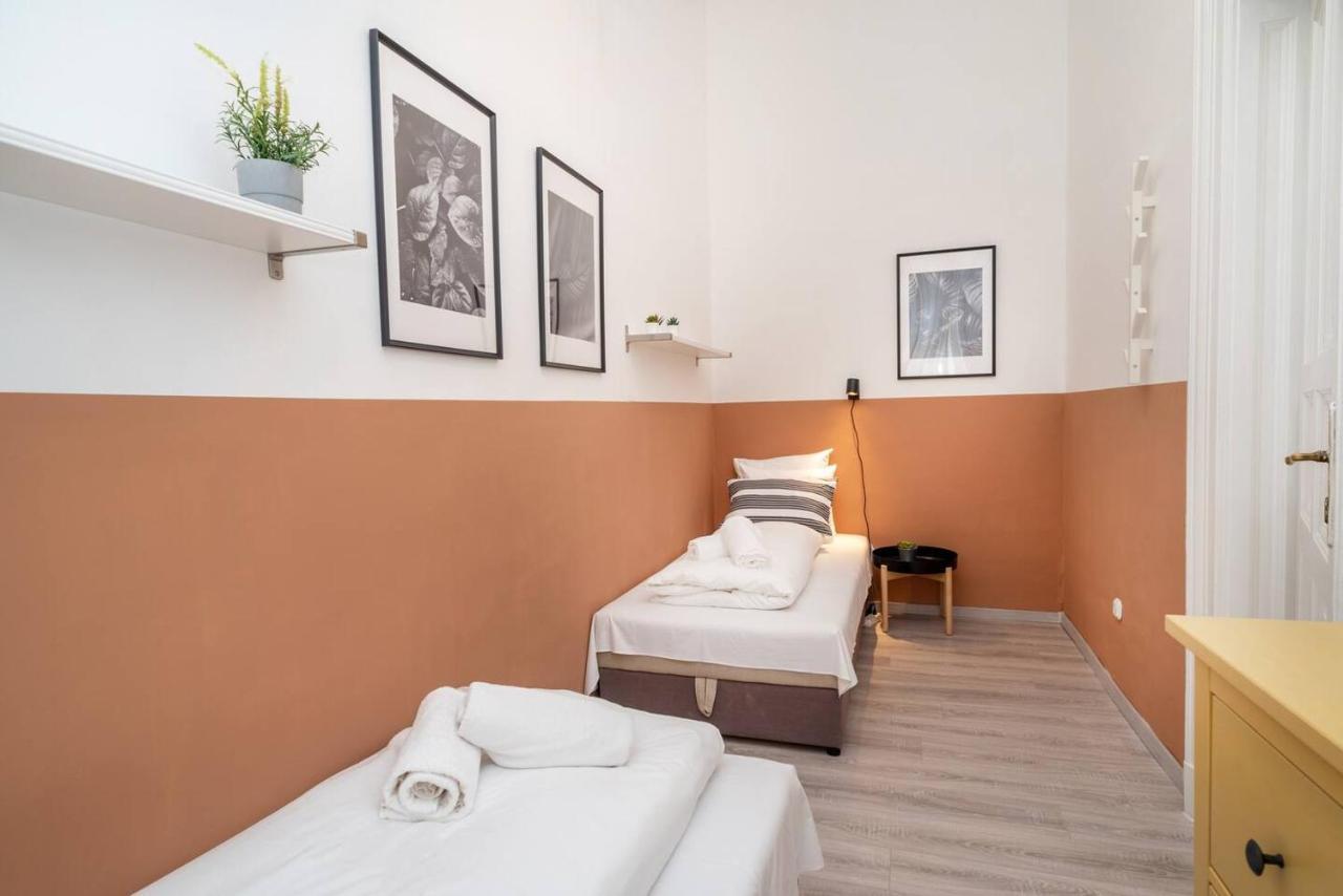 Central And Large Ac Home Away From Home 부다페스트 외부 사진